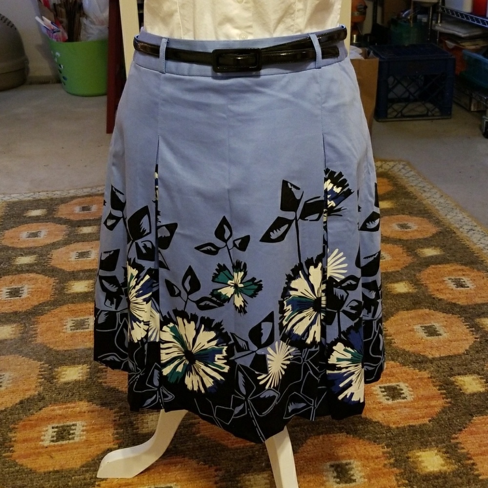 Blue Floral Pattern Apt. 9 Skirt